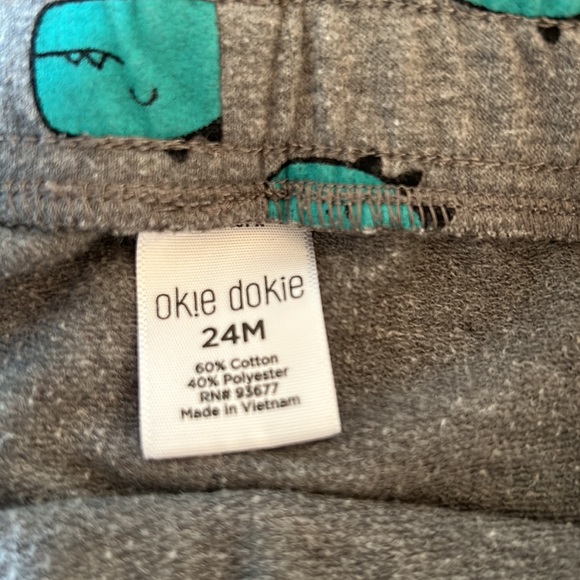 Bundle of shorts and overalls, boy 2t - Picture 11 of 14